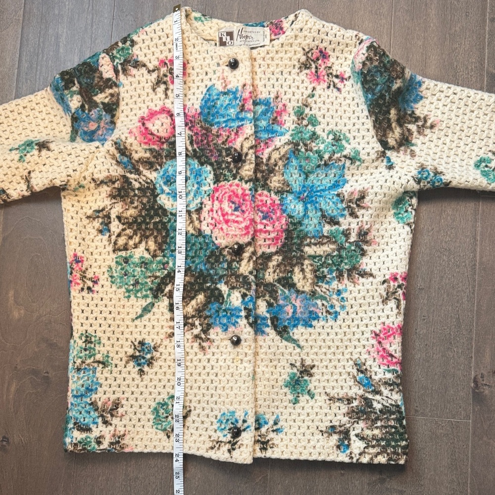 Vintage Wool Floral Women's Cardigan - Picture 6 of 7